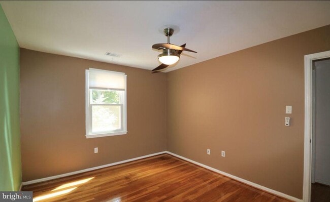 Building Photo - 553 Monet Dr