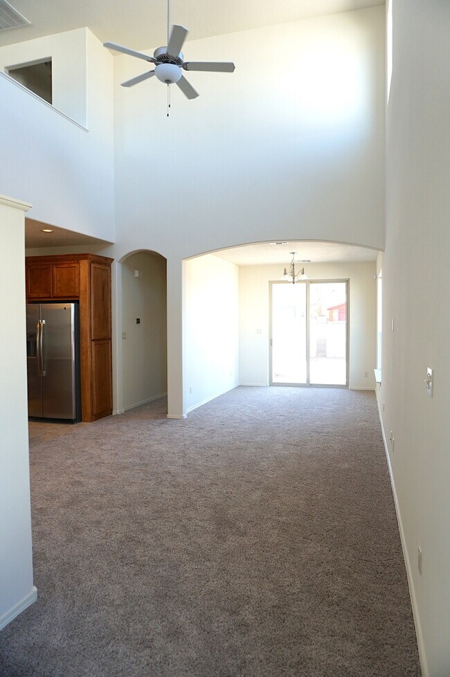 Building Photo - Amazing 3 Bedroom! Great location! Across ...