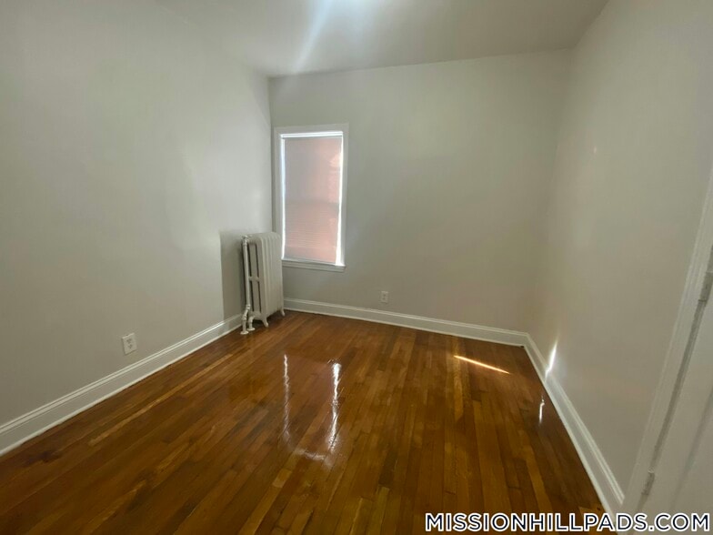 Building Photo - 184 Walnut Ave