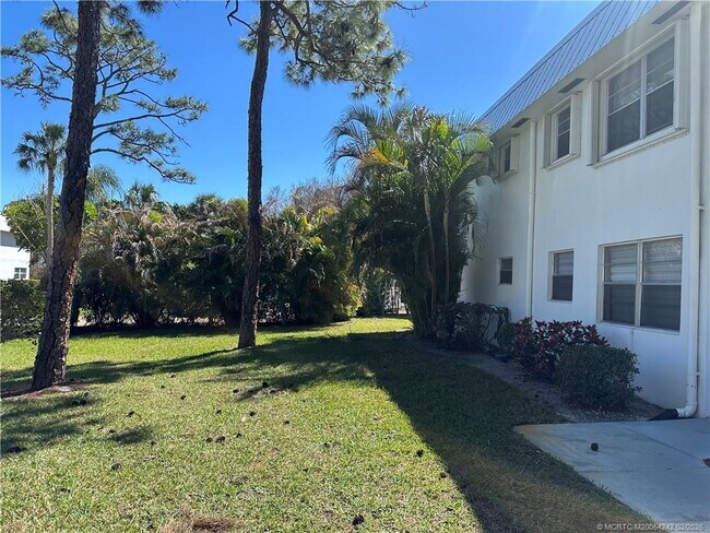 Building Photo - 2929 SE Ocean Blvd