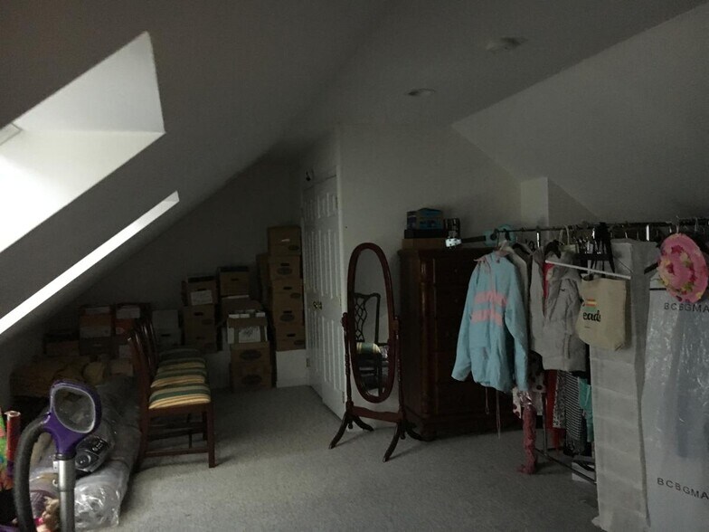 3rd floor - 373 Main St