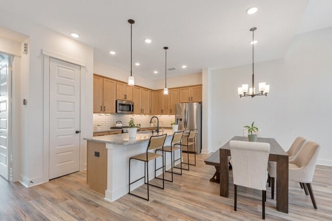 Building Photo - 10927 Keaton Landing Dr
