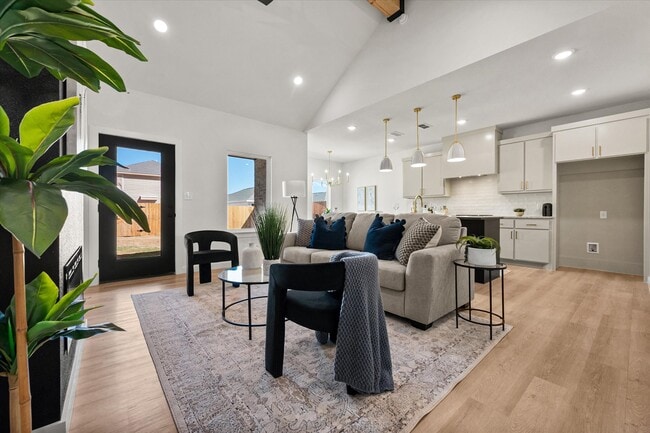 Building Photo - 1410 Farmhouse Ave