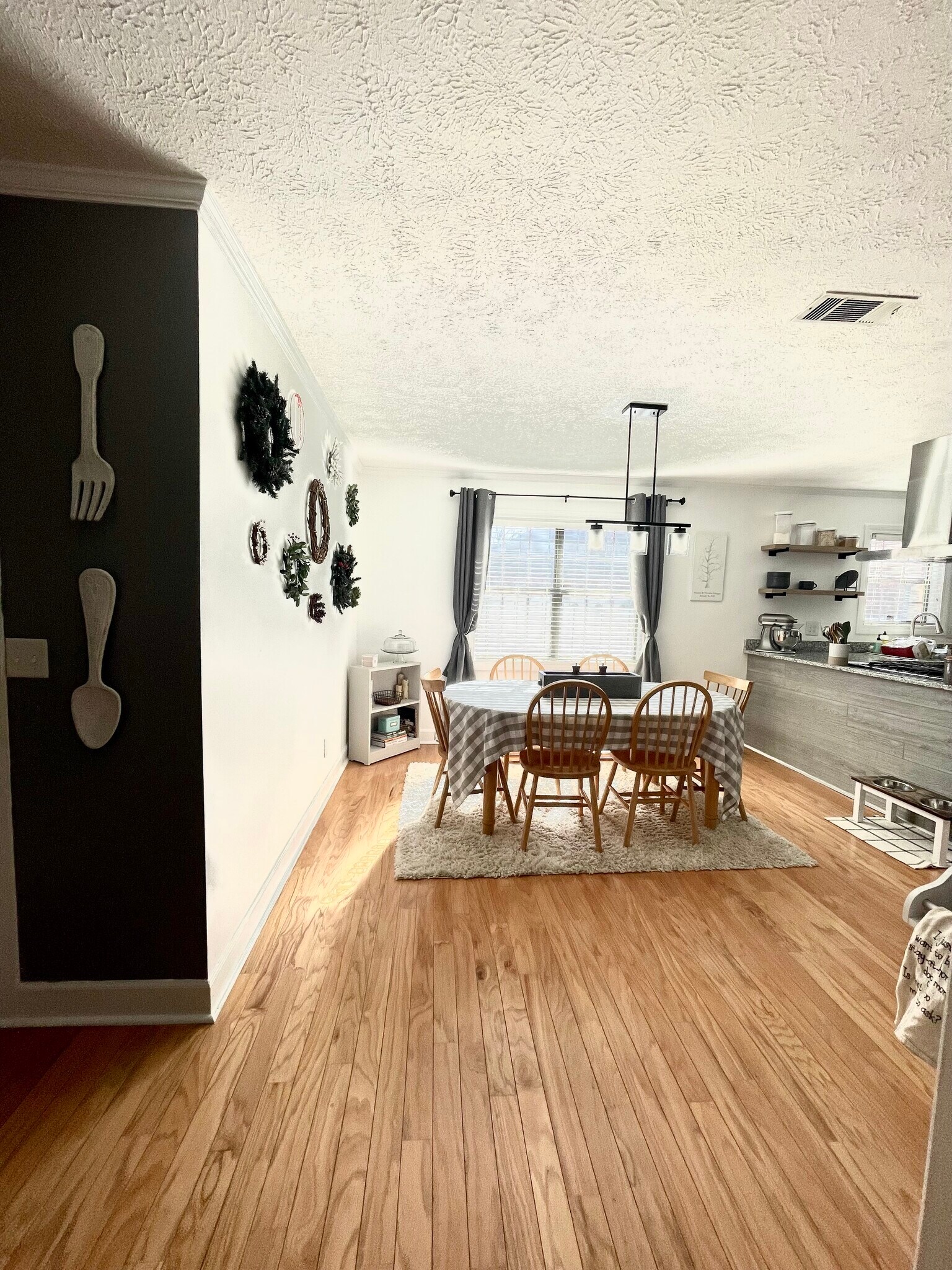 Building Photo - 39 Cedar Dr