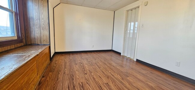 Building Photo - 234 S Madison St