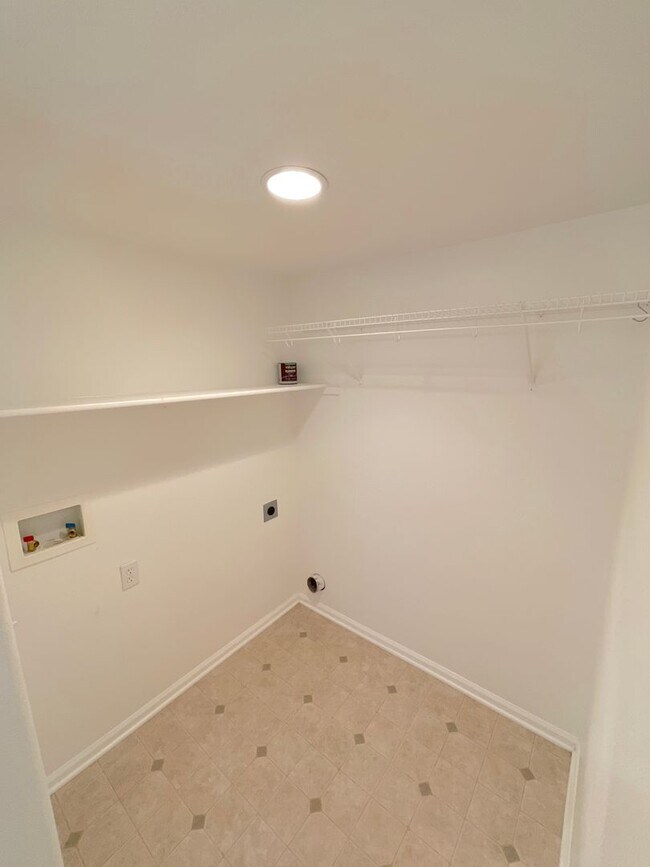 Building Photo - 7168 Prairie Wind Dr