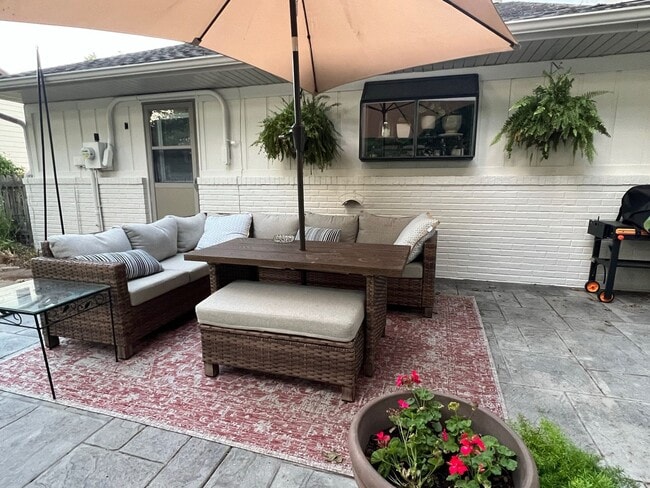 Building Photo - Available now-  4 Bedroom house in O'Fallon