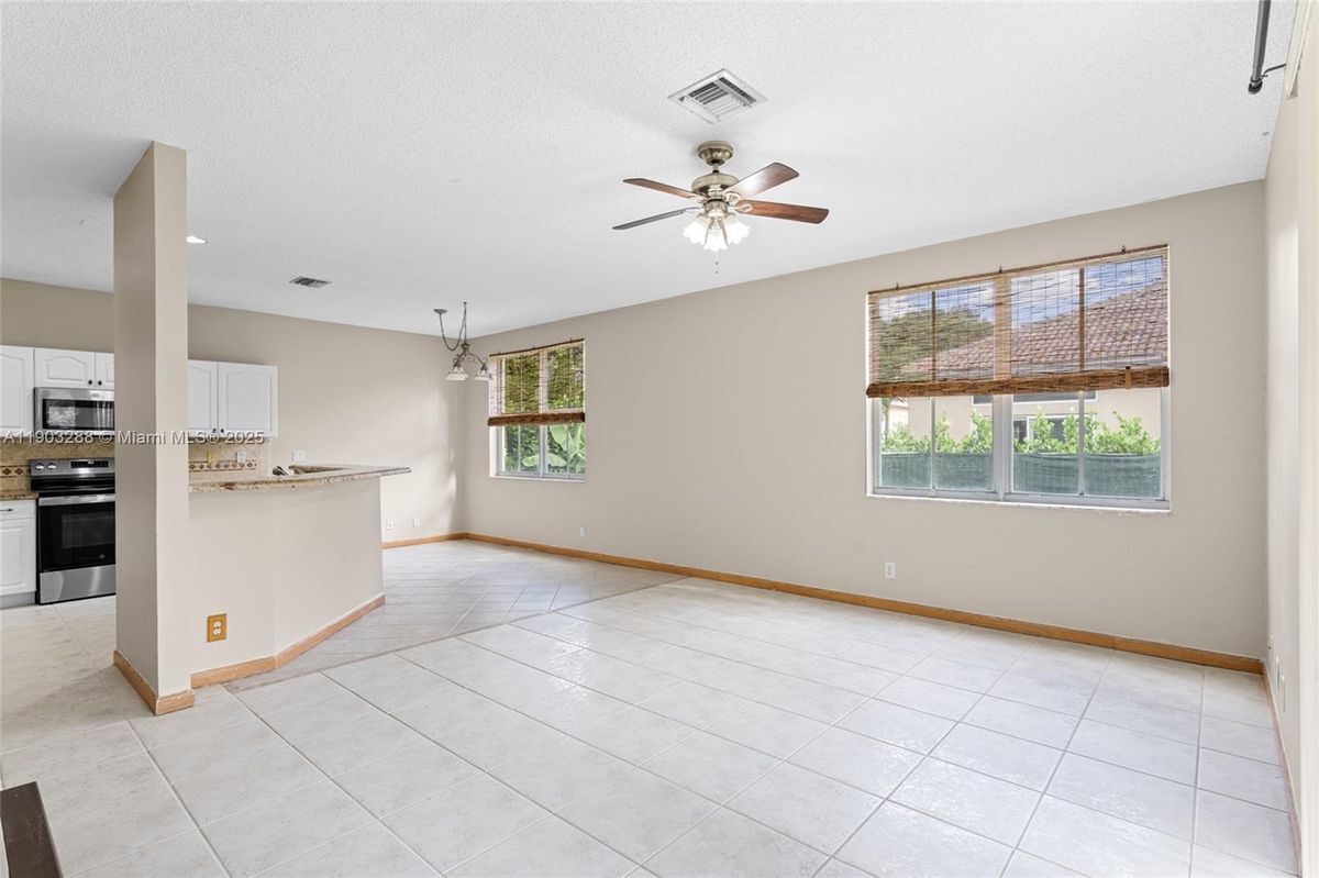 Building Photo - 4490 Foxtail Ln
