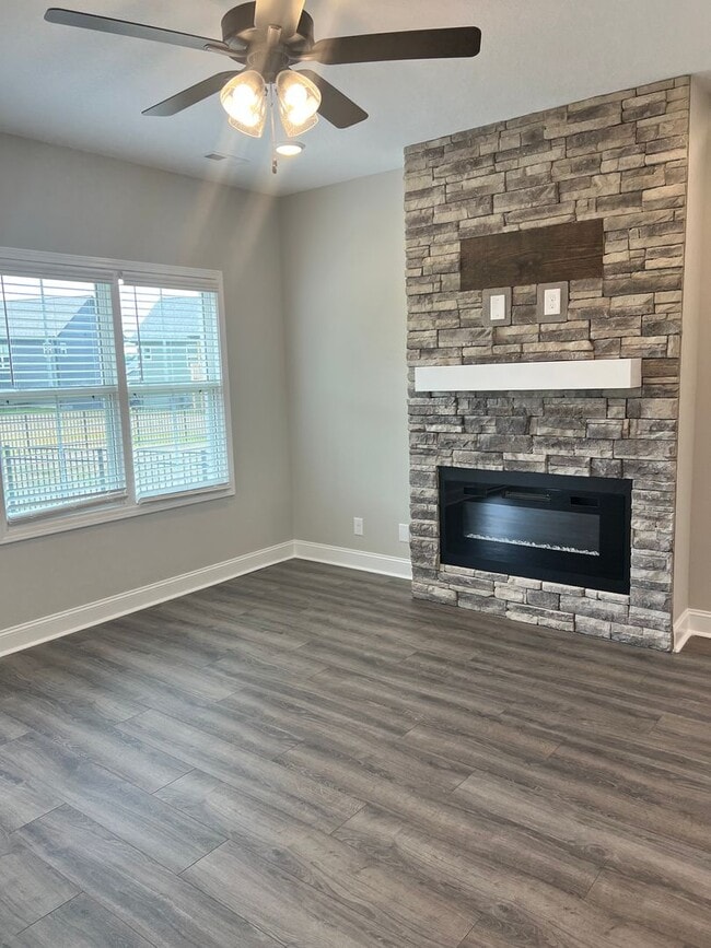 Building Photo - Brand new home in Cherry Acres