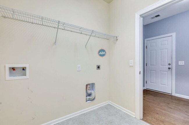 Building Photo - Beautiful Home In The Heart of Bluffton - ...