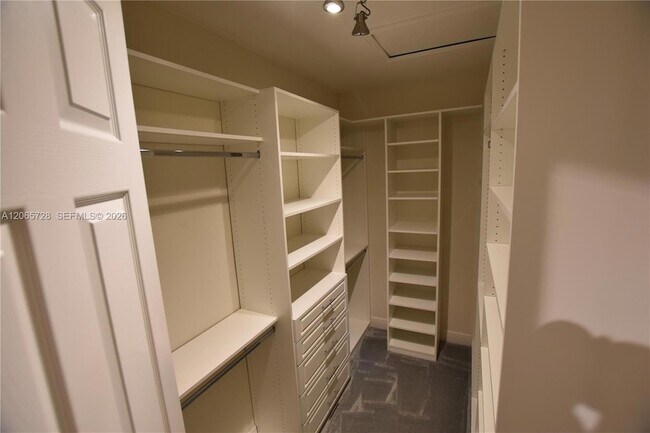 Building Photo - 10086 Noceto Way