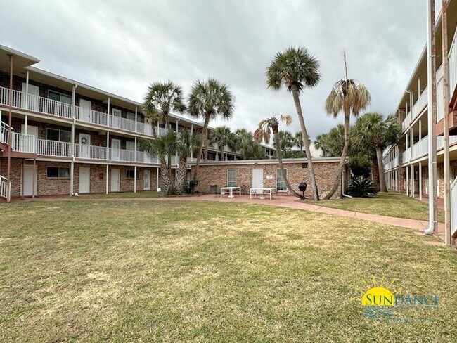 Building Photo - Cozy 2-Bedroom Rental Near Highway 90