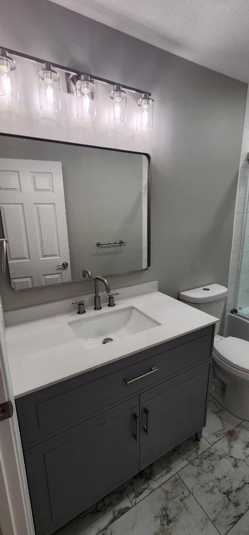 Building Photo - 520 Des Moines St