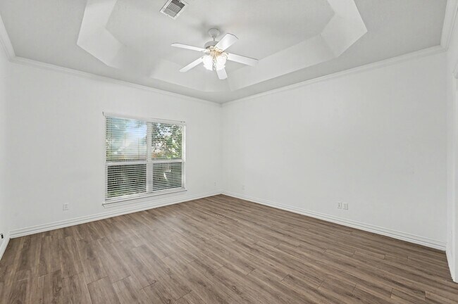 Building Photo - 3334 Hemingway Dr