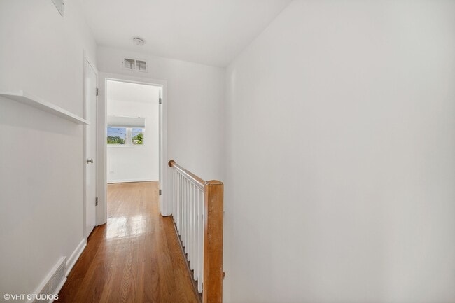 Building Photo - 524 Poplar Dr