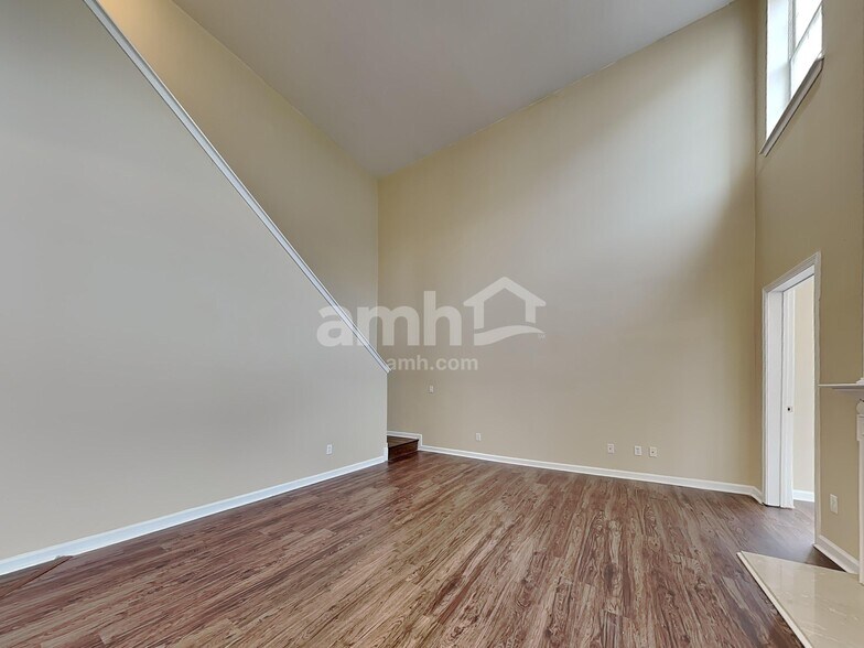 Building Photo - 2236 Blakers Blvd