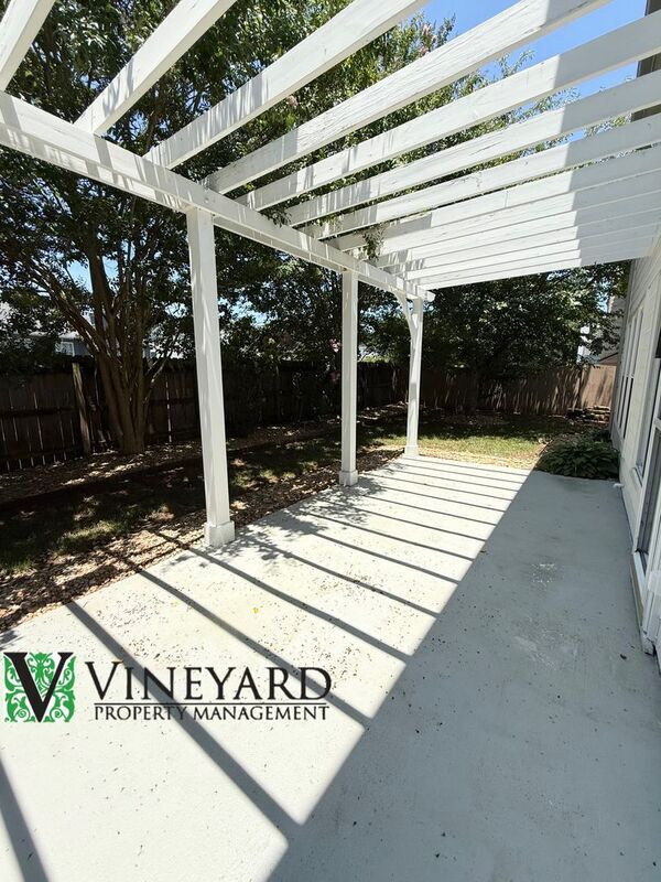 Building Photo - 303 Don Pierre Way