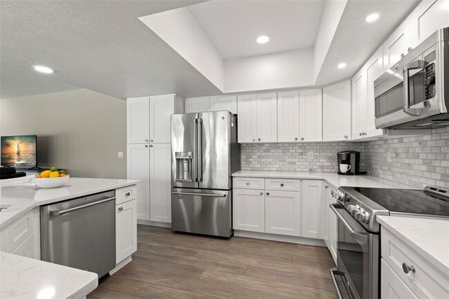 Building Photo - 9201 Captiva Cir