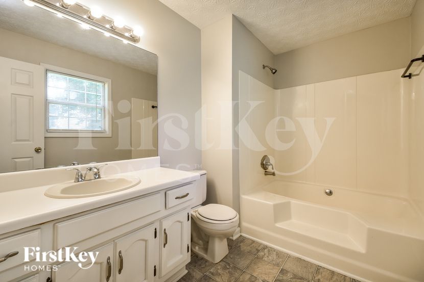 Building Photo - 4112 Springridge Trce SW