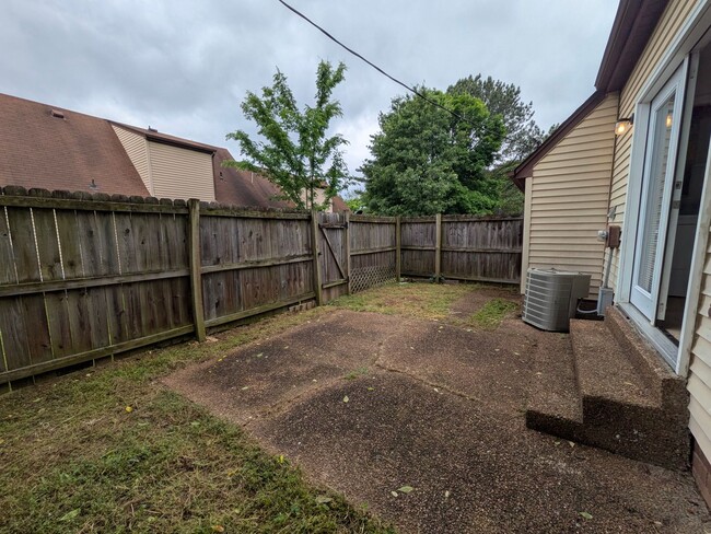 Building Photo - 1107 Quail Ct W