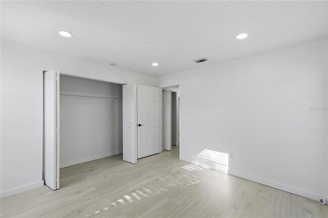 Building Photo - 2955 SE 53rd Ct