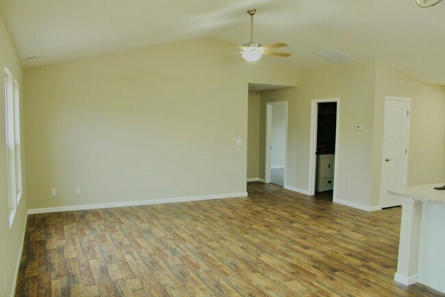 Building Photo - 174 County Rd 300 N