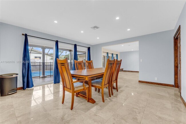 Building Photo - 601 N 44th Ave