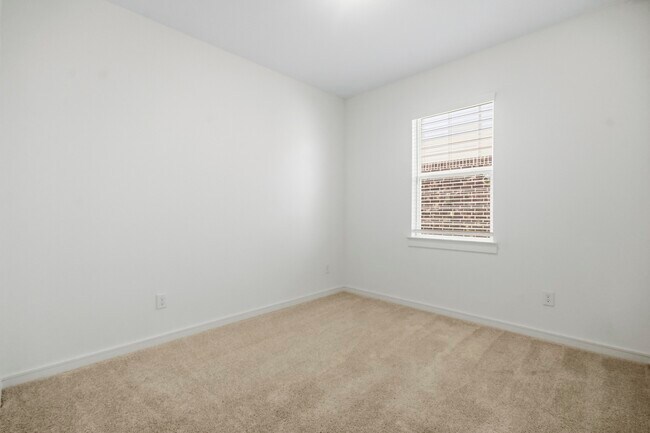 Building Photo - 8427 Bay Rdg Cir