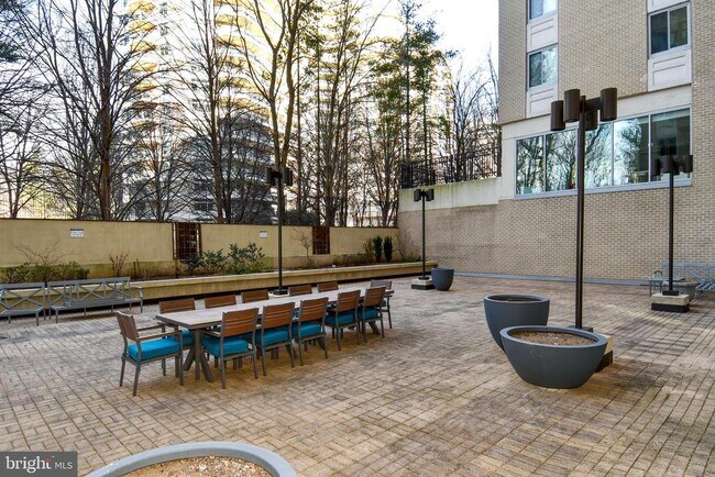 Building Photo - 4601 N Park Ave