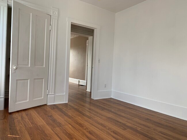 Building Photo - 434 E Whittier St