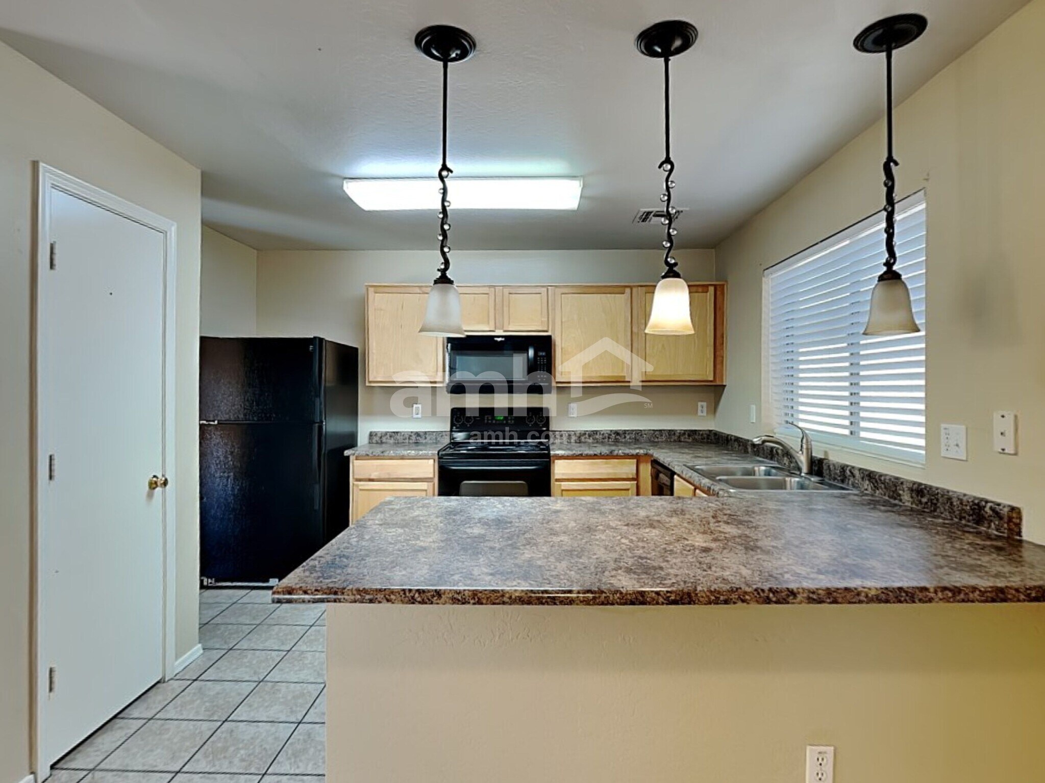 Building Photo - 3211 W Saint Kateri Dr