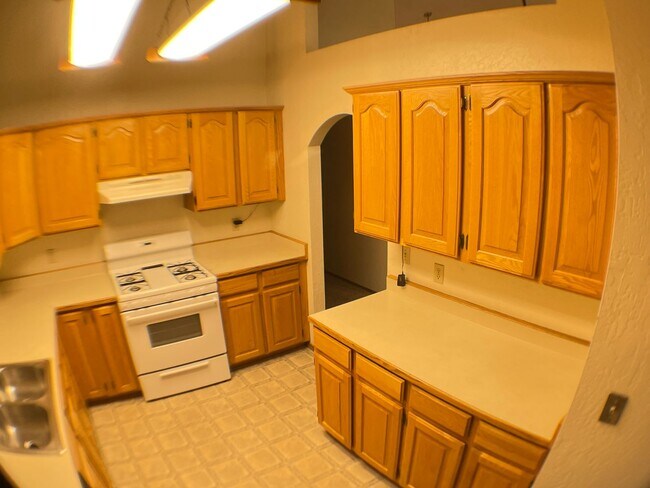 Building Photo - Single-Level 3 Bedroom Home in University Heights | Fenced Backyard + 2-Car Garage