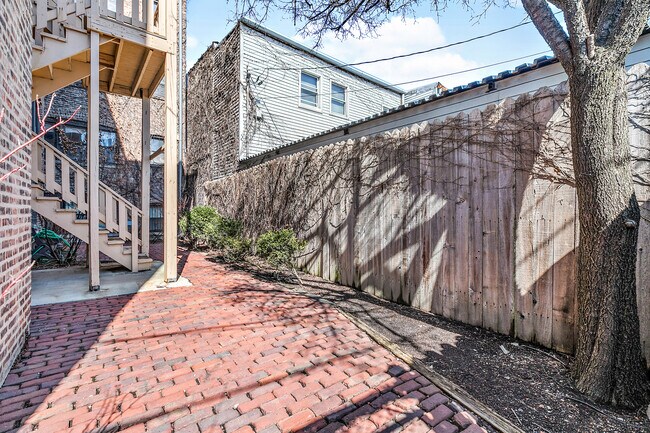 Building Photo - 419 Harrison St