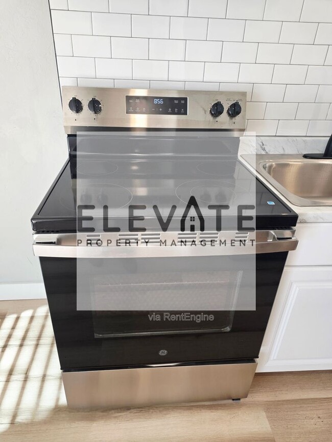 Building Photo - 2217 SW 49th St