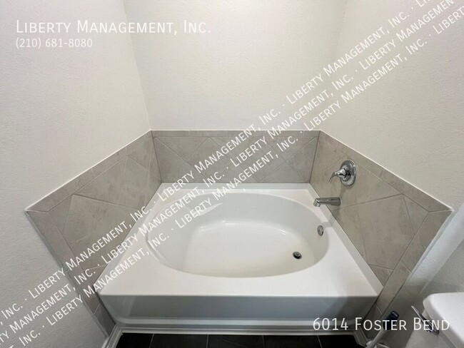 Building Photo - 6014 Foster Bend