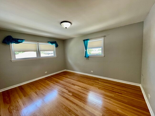 Building Photo - 3942 W Fitch Ave