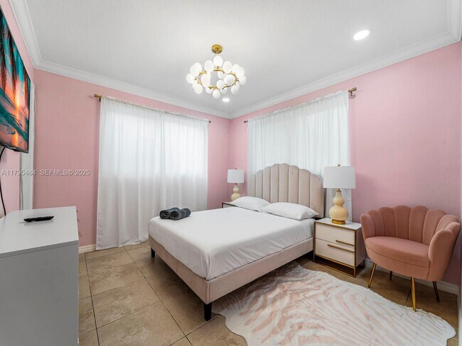 Building Photo - 1761 NE 52nd St