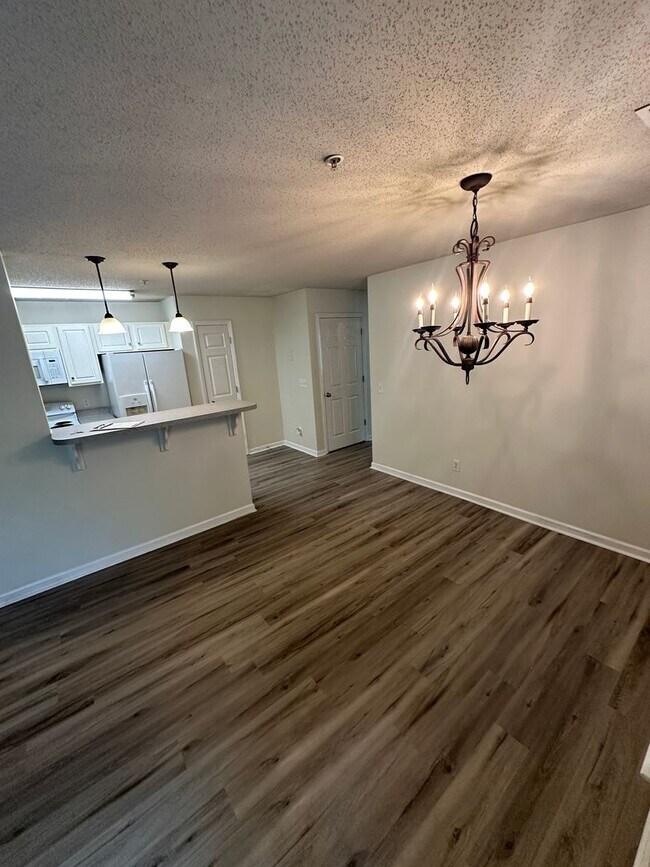 Building Photo - 3475 Forestdale Dr