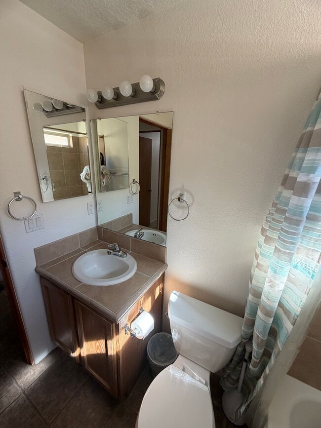 Building Photo - Beautiful 3-Bedroom in NW Albuquerque