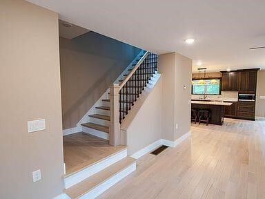 Building Photo - 294 W 2nd St