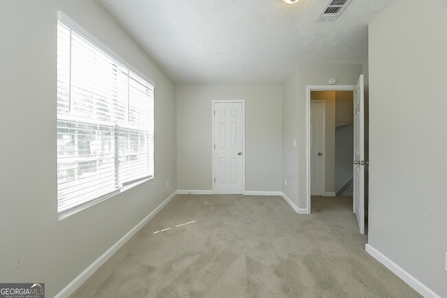 Building Photo - 5567 Downs Way