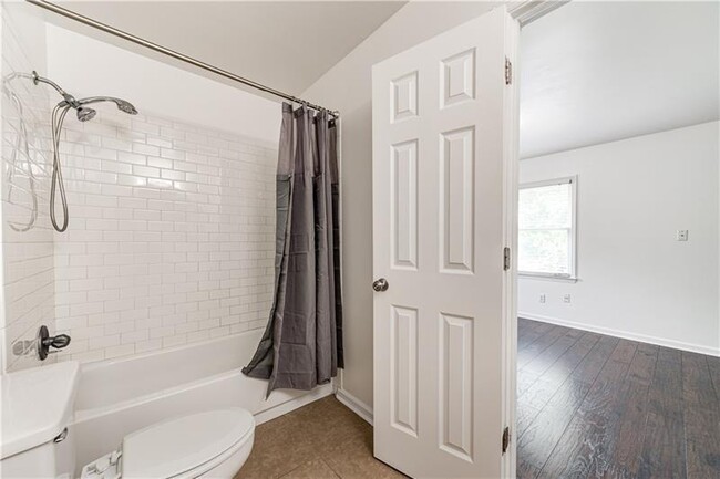 Building Photo - 5527 Bridge Pointe Dr
