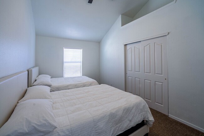 Building Photo - 301 Lienege Rene Ct