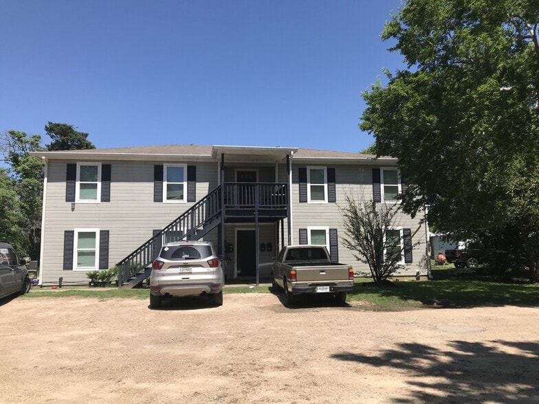 Primary Photo - 210 Reinhardt St