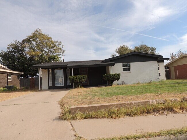 Building Photo - 2816 Catalina Dr