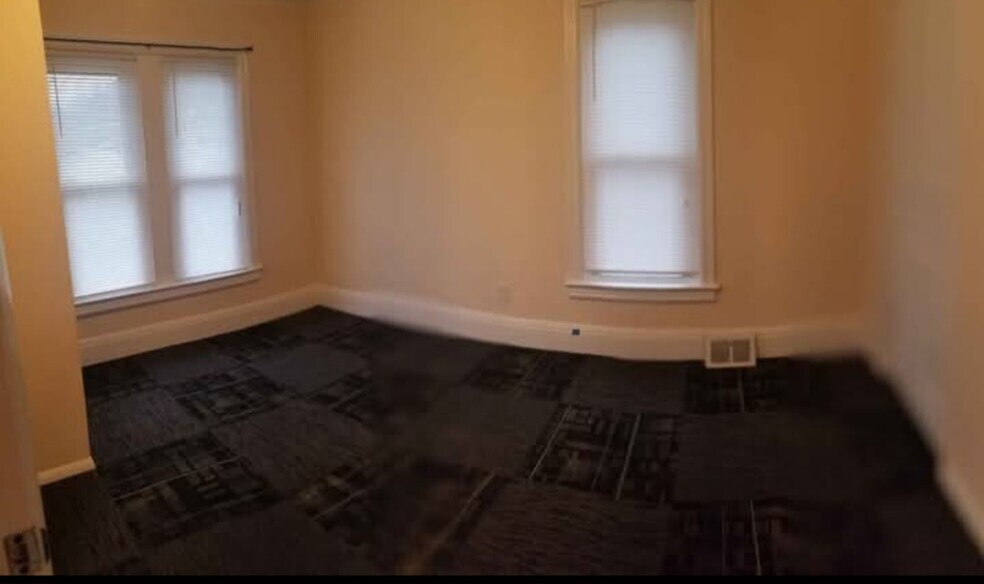 Building Photo - 205 Jobes St