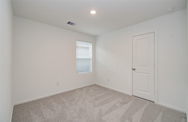 Building Photo - 25364 Carnation Ct