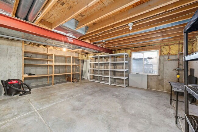 Building Photo - "Charming 3-Bedroom Home with 2.5 Baths in...