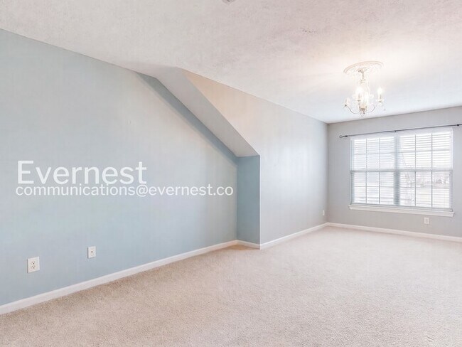 Building Photo - 3-Bed/3-Bath Townhome/Available Soon!