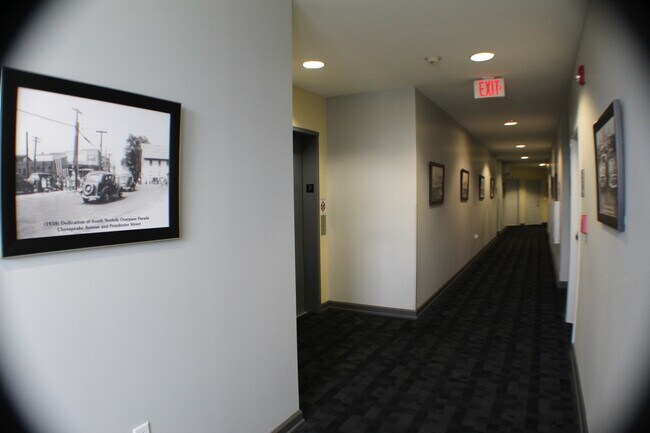 Building Photo - THE GATEWAY @ GLENMOORE